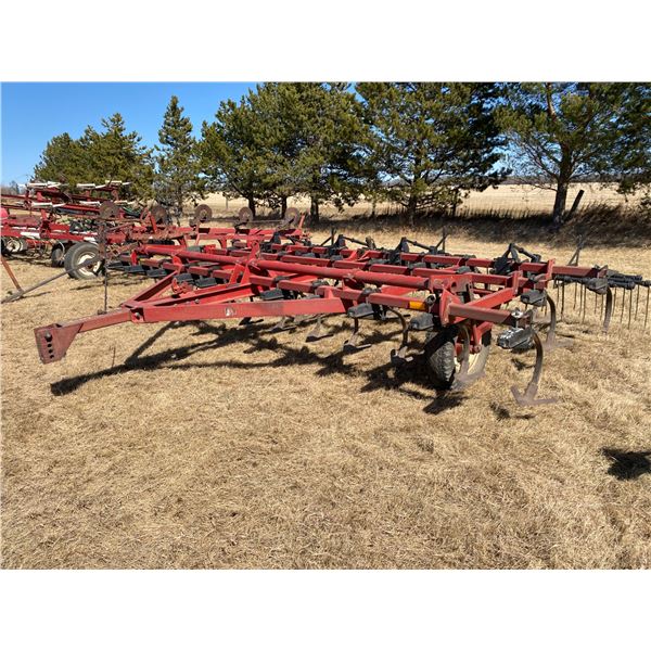 IH 4500 16 ft cultivator c/w 3 row tine harrows, SN. 0250291C003669