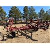 Image 2 : IH, approx. 21 1/2 ft cultivator c/w V.G. 3 bar tine harrows