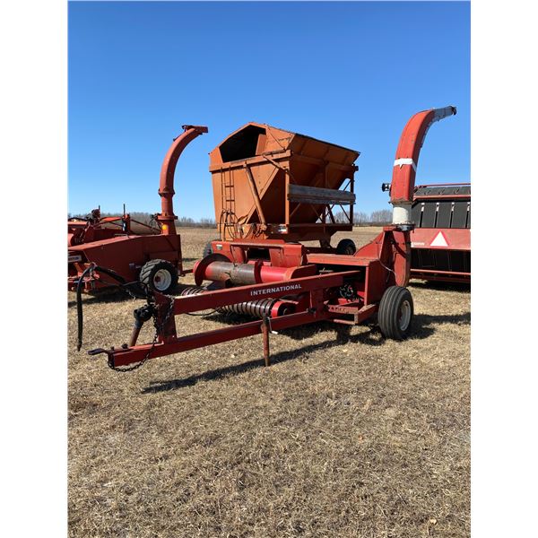 IH 720 Forage harvester, SN. 003637, 1000 PTO, PH (780) 991-1894