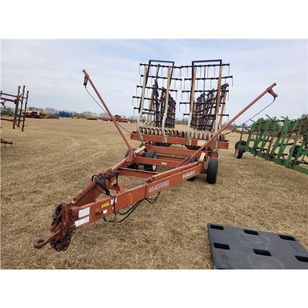 Morris rangler II Harrow packer bar, Approx 60 Ft. Approx. 2 & 1/2 inch packers, Serial # 6132