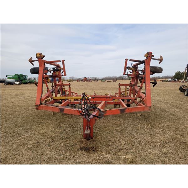 Leon Model 600 Deep tillage, Approx. 24 Ft, C/W Leon 3 bar tine harrows, SN. 672107