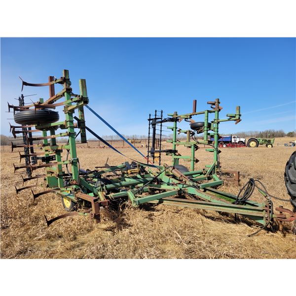 JD 1000 Cultivator, approx. 28 ft, c/w As new 3-bar tines