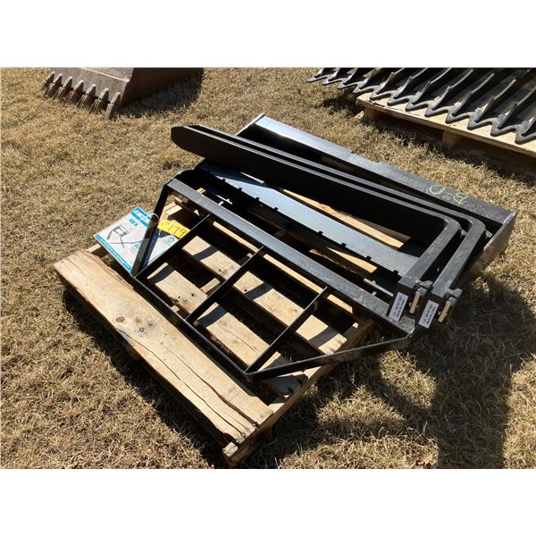 New set of bobcat pallet forks. 48" . Agrotk.