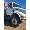 Image 15 : 1999 International 4700 DT 466E. Diesel 6 spd standard.  16 foot deck. 76" beavertails complete with