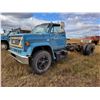 Image 1 : 1983 Chevy 70, Tag axle on air, V8, 5 & 2 spd, showing 119,118 km, SN. 1GBJ7D1E5DV121802