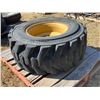 Image 2 : One tire. 15-19.5  c/w 10 hole rim.