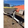 Image 4 : 14 ft Maximum fiberglass Boat #003 c/w trailer, 50 HP evinrude, running order, (no visible number fo