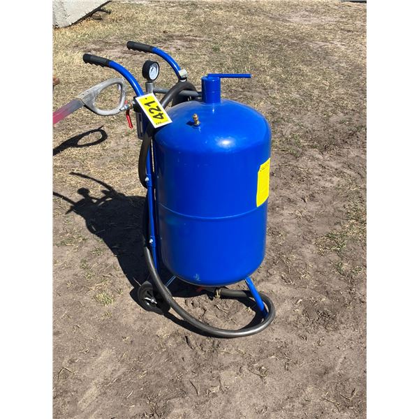 Blue sandblasting pot