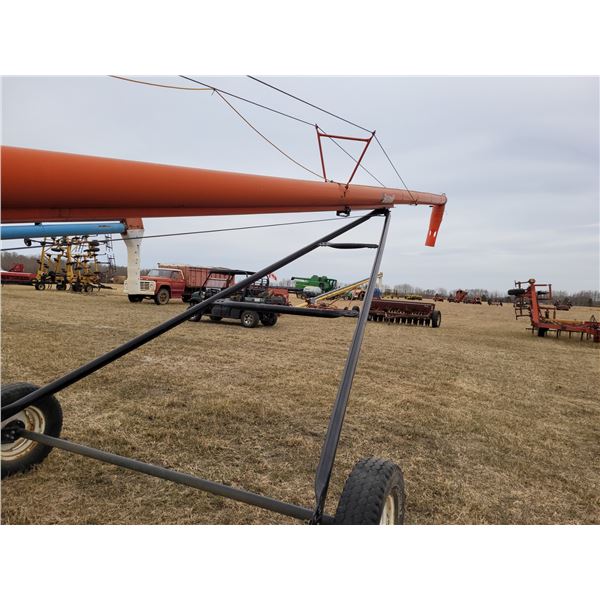Brandt 10x60  540 PTO swing away auger