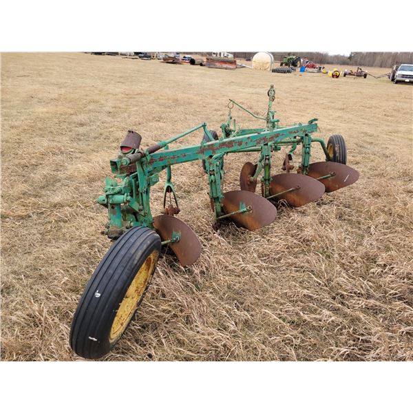 4 Bottom plow C/W all Coulters