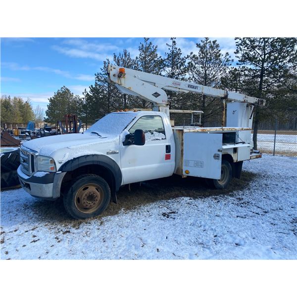 2006 Ford F450, v10 Auto 4x4, c/w working Versalift man basket c/w Onan genset, approx. 211,000 mi,
