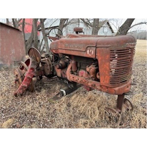 (Selling Off-site location in Waskatenau, PH (780) 576-2287) Farmall tractor, as is