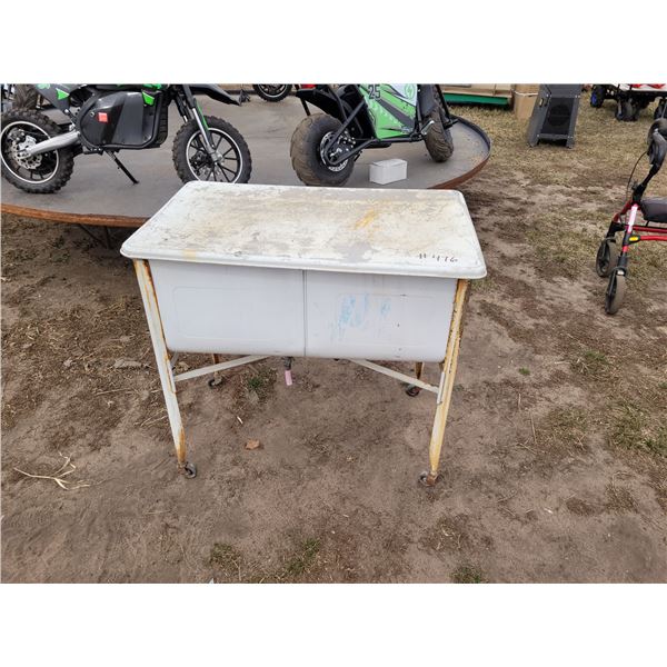 Wash tub, 2 compartment (old)
