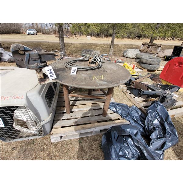 Rd-43" welding table c/w vice