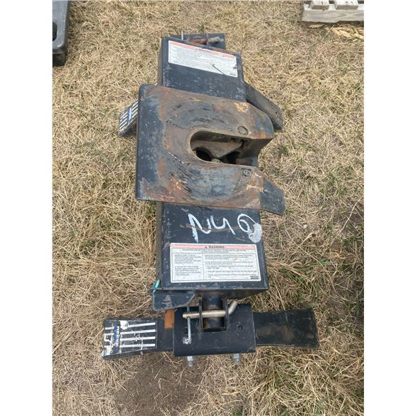 Reese 5th wheel. No rails, Located in N.Side field