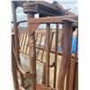 Image 3 : Cattle squeeze c/w head gate