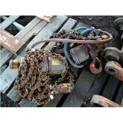 Lot of: hoists, misc. (85)