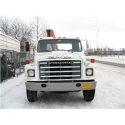 1986 International S-1900 truck 19-1/2' flatbed, WAJAX frame mounted boom, diesel, manual transmissi