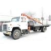 Image 2 : 1986 International S-1900 truck 19-1/2' flatbed, WAJAX frame mounted boom, diesel, manual transmissi