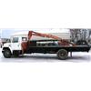 Image 8 : 1986 International S-1900 truck 19-1/2' flatbed, WAJAX frame mounted boom, diesel, manual transmissi