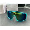 Image 3 : Truly Hard Seltzer Sunglasses (12ct)