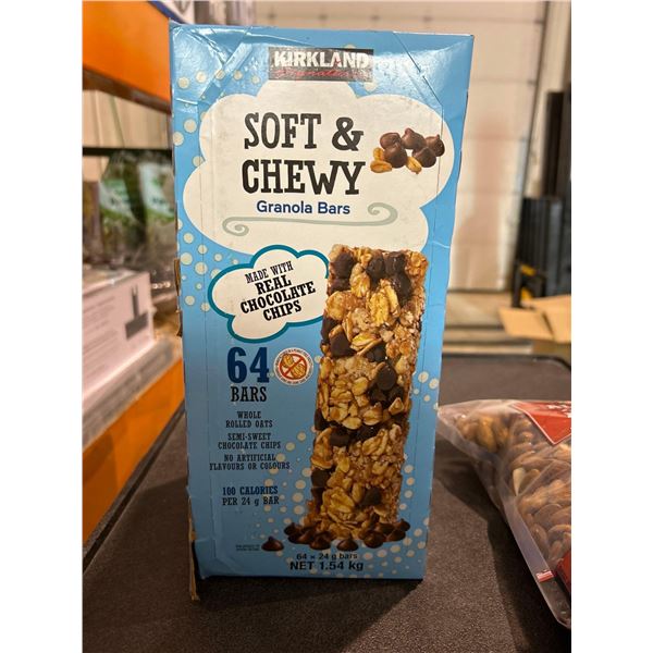 Kirkland signature soft and chewy chocolate chip granola bars 64x24g