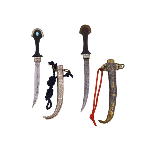 A PAIR OF MOROCCAN KOUMMYA DAGGERS