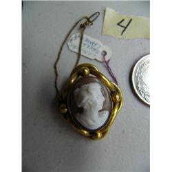 Victorian Cameo, also gold (700)