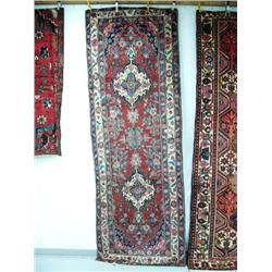 Persian carpet #40176- Made in Iran- Hamadan, 9.6' x 3.2'- estimated retail value $1,868 (8888)