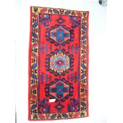 Persian carpet #40114- Made in Iran- Veis, 3.7' x 2'- estimated retail value $450 (8888)