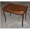 Image 1 : COFFEE TABLE APPROX.. 28X18" IN GOOD CONDITION