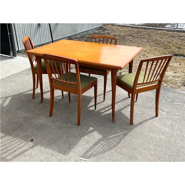 Mid Century Table & 4 Chairs - see description