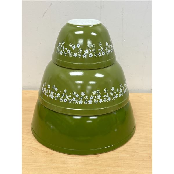 3 Green Pyrex Mixed Lot Nesting Mixing Bowls - Largest 4 Qt. nice overall