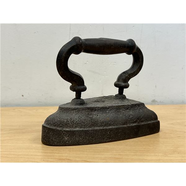 Vintage Cast Iron Sad Iron as pictured - 4"W 5"T
