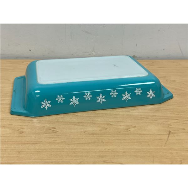 English Pyrex Turquoise Snowflake spacesaver - small chip, see all photos - 11.25x6.75"