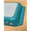 Image 5 : English Pyrex Turquoise Snowflake spacesaver - small chip, see all photos - 11.25x6.75"