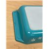 Image 6 : English Pyrex Turquoise Snowflake spacesaver - small chip, see all photos - 11.25x6.75"
