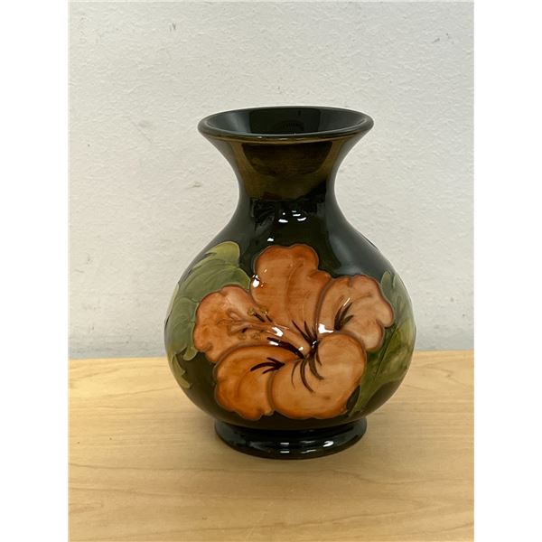 William Moorcroft Hibiscus Art Pottery Vase - nice about 5"T