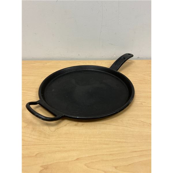Lodge USA Cast Iron Shallow Rim Skillet 12" Frying Pan