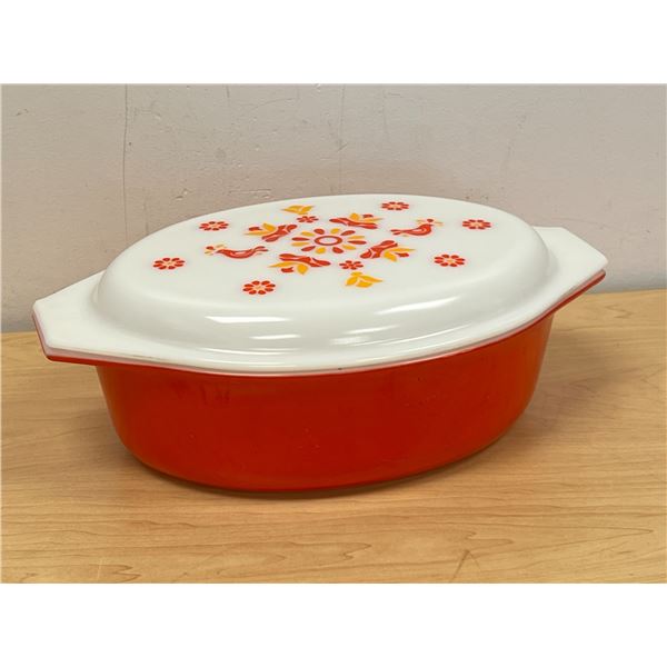 Pyrex Friendship 2.5 Qt. Oval Casserole with Lid - nice overall, shows some use, see photos