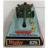 Image 2 : Dinky Toy 6 Pounder Anti-Tank Gun No. 625 - with cardboard bottom and missiles