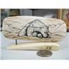 Image 1 : 4-3/4" fossilized ivory scrimshawed by Homer Cole of polar bear and 2 cubs (114)