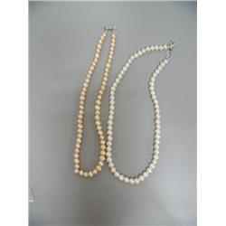 Lot of 2 fresh water pearl necklaces (124)