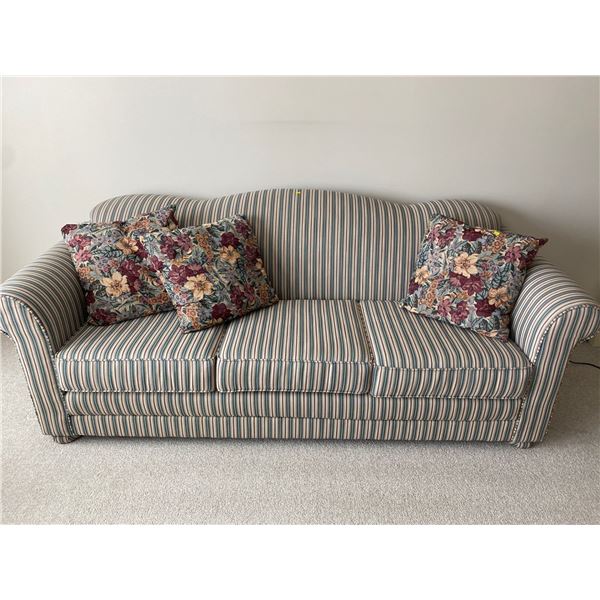 Palliser Fabric Couch & Throw Pillows - Great Condition 83L x 37D x 30T