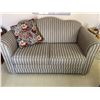 Image 1 : Palliser Fabric Love Seat In Great Condition 65L x 35D x 33H