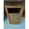 Image 1 : Oak Side Table 15W x 20D x 25H
