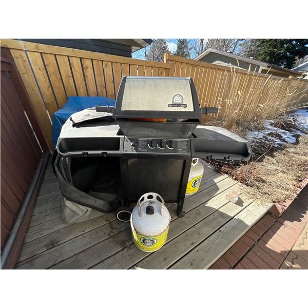 Broil King BBQ - Great Condition - 2 Propane Tanks & Accessories