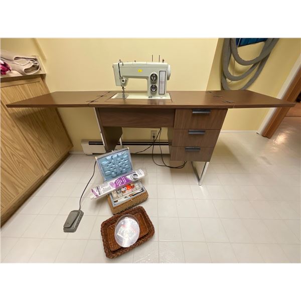 Sears Kenmore Sewing Machine  Mod 15817550