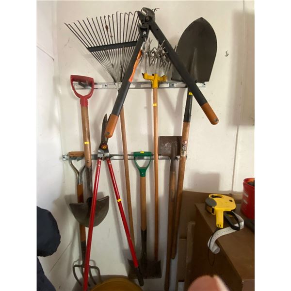 Garden Tools & Wall Hangers