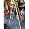 Image 1 : 6 Foot Wood Ladder